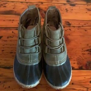 Sorel waterproof ankle boots navy and dark moss size USA 7 women’s